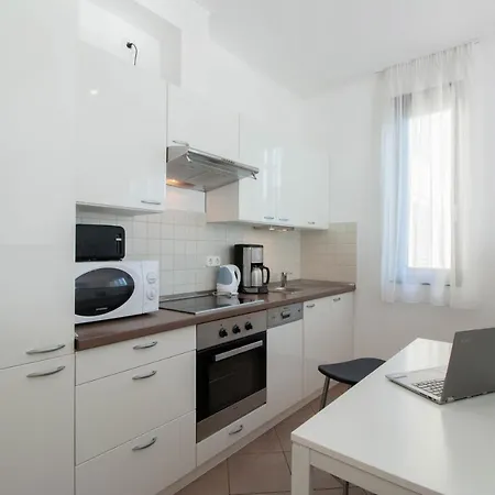 Kiraly Pop Studio With Terrace With Free Parking Budapest
